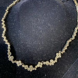 Swarovski necklace (without box but include a Swarovski jewellery pouch)